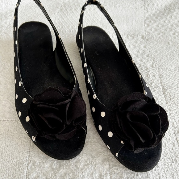 A2 Aerosoles Shoe Slingback Black White Dot Flower Low Wedge Fabric Comfort sz 8 - Picture 2 of 14